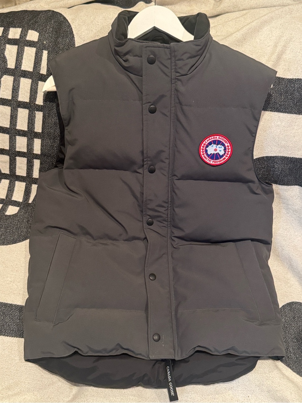 CANADA GOOSE GARSON VEST ~ GRAPHITE ~ MEDIUM ~ STYLE ~ 4151M